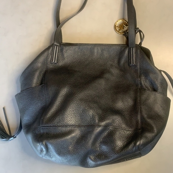 Micheal kors Ashbury Full Leather shoulder bag. BLACK - Picture 6 of 8